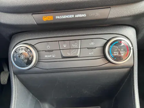 Ford Fiesta 1.1 75 ch BVM5 Connect Business Nav - Photo 21