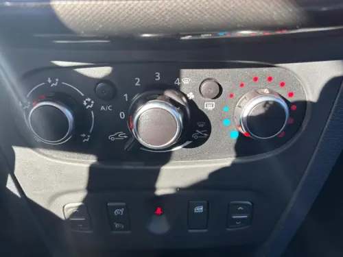 Dacia Sandero dCi 90 Stepway - Photo 22