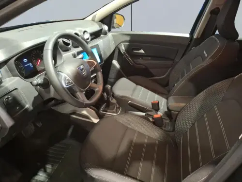 Dacia Duster TCe 150 FAP 4x2 EDC Prestige - Photo 9
