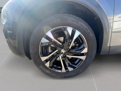 Peugeot 2008 PureTech 130 S&S EAT8 GT - Photo 8