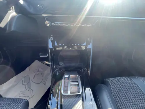 Peugeot 2008 PureTech 130 S&S EAT8 GT - Photo 14