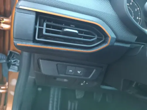 Dacia Sandero ECO-G 100 Stepway Essentiel - Photo 22