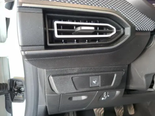 Dacia Sandero SCe 65 Expression - Photo 22