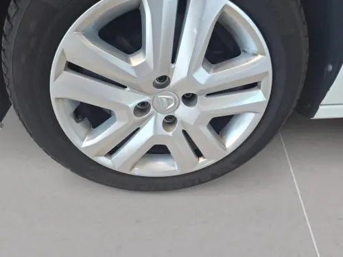 Dacia Sandero TCe 90 Confort - Photo 8