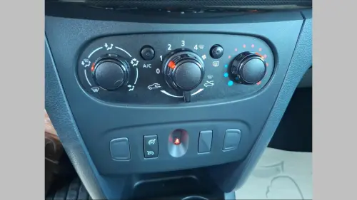 Dacia Sandero ECO-G 100 Essentiel - Photo 24