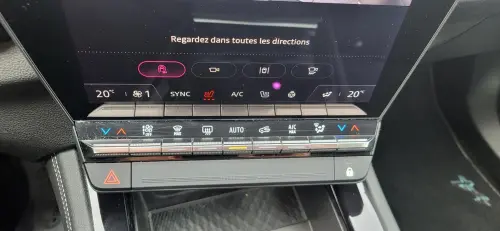Renault Austral E-Tech hybrid 200 Iconic - Photo 12
