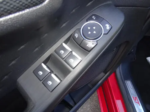 Ford Kuga 1.5 EcoBlue 120 S&S BVM6 ST-Line X - Photo 10