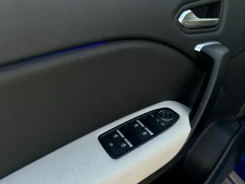 Renault Captur E-Tech Plug-in 160 Intens - Photo 10
