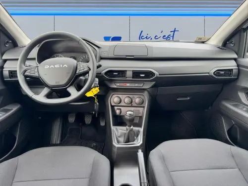 Dacia Sandero SCe 65 Essential - Photo 11
