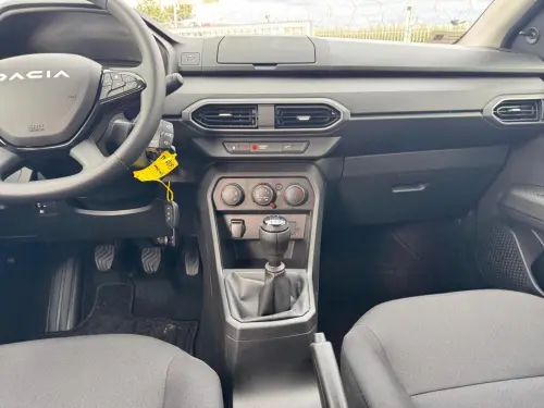 Dacia Sandero SCe 65 Essential - Photo 14
