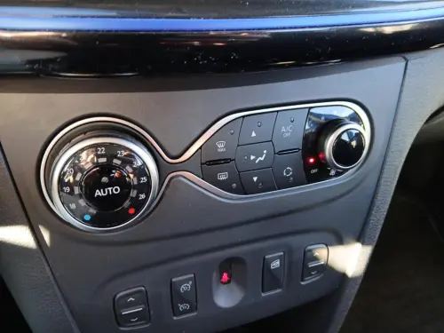 Dacia Sandero ECO-G 100 15 ans - Photo 23