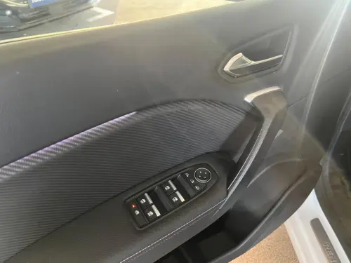 Renault Captur E-Tech Plug-in 160 - 21B R.S. Line - Photo 10