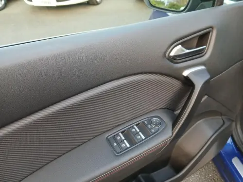 Renault Captur E-Tech Plug-in 160 - 21B R.S. Line - Photo 10