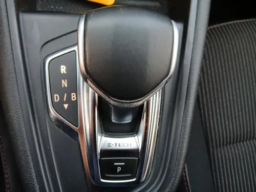 Renault Captur E-Tech Plug-in 160 - 21B R.S. Line - Photo 24