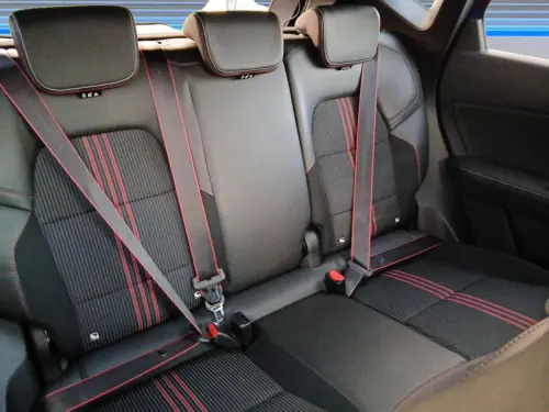 Renault Captur E-Tech Plug-in 160 - 21B R.S. Line - Photo 17