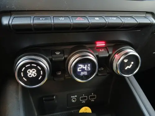 Renault Captur E-Tech Plug-in 160 - 21B R.S. Line - Photo 23