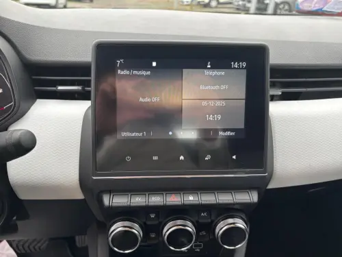 Renault Clio Clio E-Tech 140 - 21N Limited - Photo 19