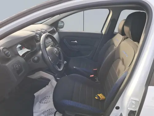 Dacia Duster TCe 130 FAP 4x2 15 ans - Photo 9