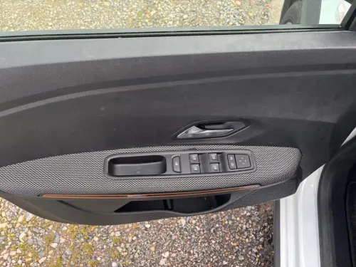 Dacia Sandero TCe 90 - 22 Stepway Confort - Photo 7