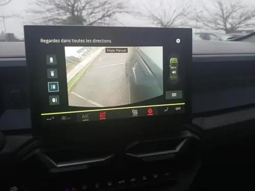 Dacia Duster Mild Hybrid 130 Journey - Photo 21