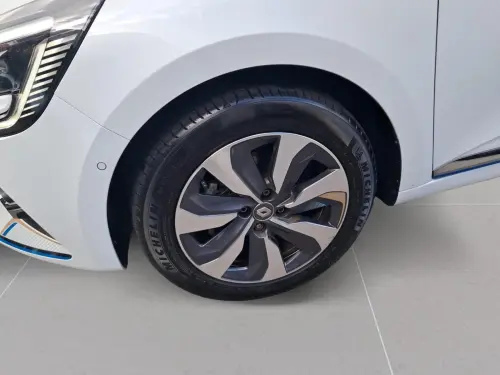 Renault Clio Clio E-Tech 140 - 21 Première Edition - Photo 8