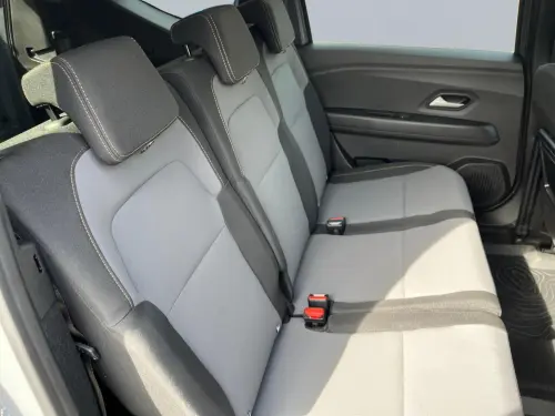 Dacia Jogger Hybrid 140 7 places GSR2 Extreme - Photo 17
