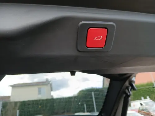 Peugeot 3008 Hybrid 145 e-DCS6 GT - Photo 19