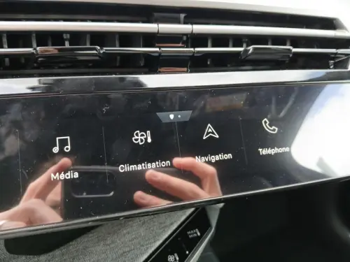 Peugeot 3008 Hybrid 145 e-DCS6 GT - Photo 26