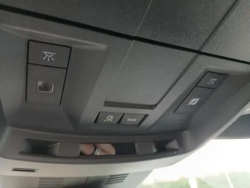 Peugeot 3008 Hybrid 145 e-DCS6 GT - Photo 31