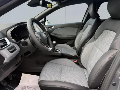 Renault Clio Clio TCe 90 ch GSR2 Techno - Photo 9