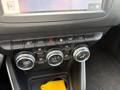 Dacia Duster TCe 130 FAP 4x2 Prestige - Photo 24