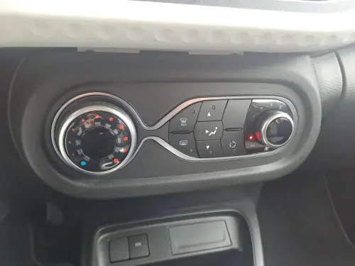 Renault Twingo E-Tech Twingo III E-Tech Authentic - Photo 21