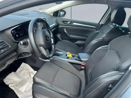 Renault Megane Megane IV Berline TCe 140 EDC Techno - Photo 9