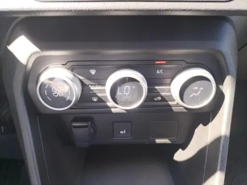Dacia Jogger Hybrid 140 7 places Extreme - Photo 21