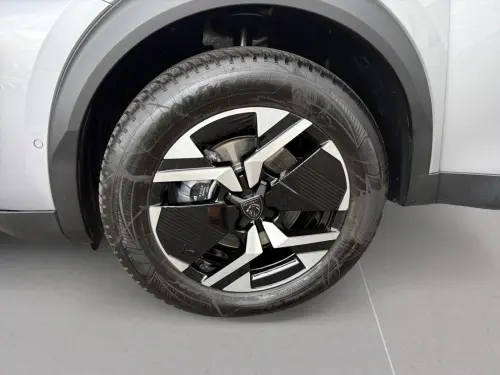 Peugeot 2008 Hybrid 136 e-DCS6 GT - Photo 8