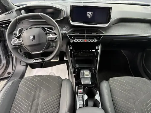 Peugeot 2008 Hybrid 136 e-DCS6 GT - Photo 11