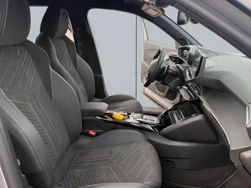 Peugeot 2008 Hybrid 136 e-DCS6 GT - Photo 16