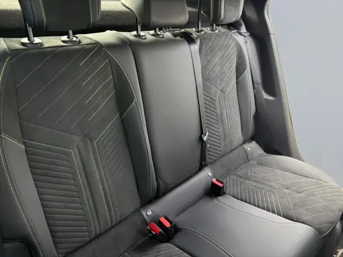 Peugeot 2008 Hybrid 136 e-DCS6 GT - Photo 17