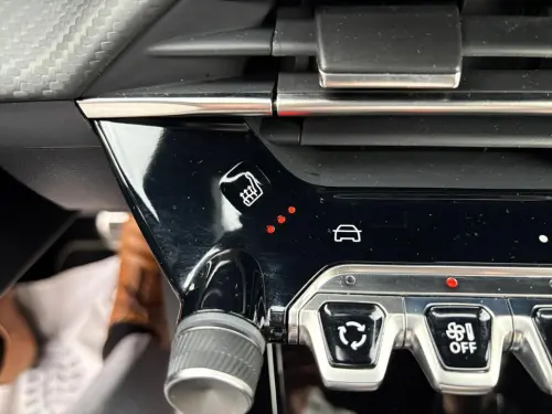 Peugeot 2008 Hybrid 136 e-DCS6 GT - Photo 22