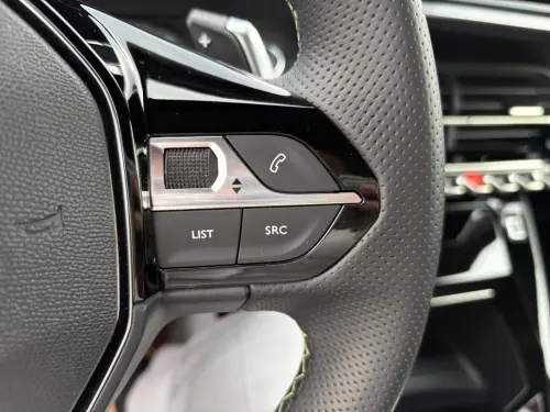 Peugeot 2008 Hybrid 136 e-DCS6 GT - Photo 26