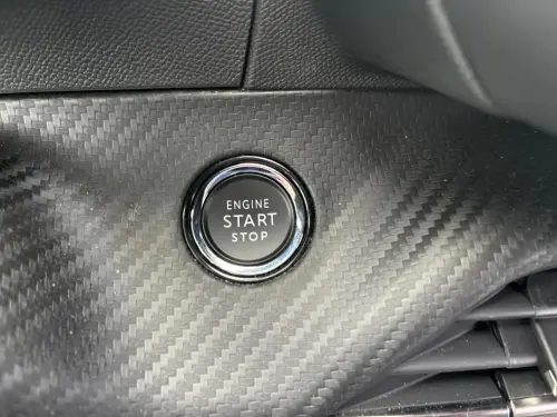 Peugeot 2008 Hybrid 136 e-DCS6 GT - Photo 29