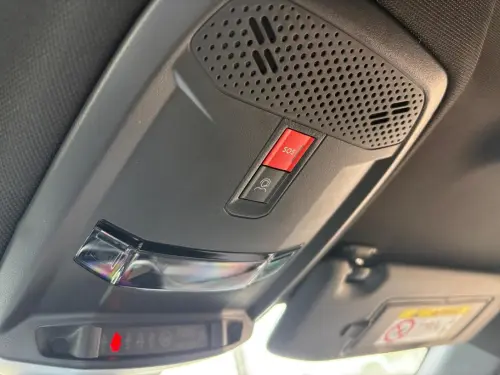 Peugeot 2008 Hybrid 136 e-DCS6 GT - Photo 33
