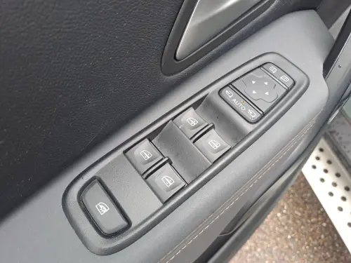 Dacia Duster TCe 150 4x2 EDC Extreme - Photo 10