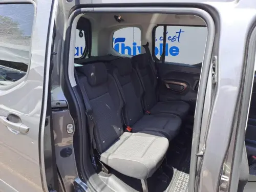 Peugeot Rifter Standard BlueHDi 130 S&S BVM6 GT Line - Photo 17