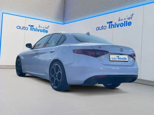 Alfa Romeo Giulia Giulia 2.2 210 ch AT8 Q4 Ti - Photo 2