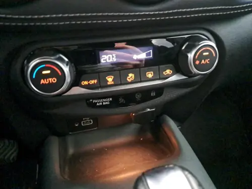 Nissan Juke DIG-T 117 DCT7 N-Connecta - Photo 23