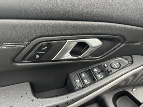 BMW Serie 3 320e 204 ch BVA8 Business Design - Photo 9