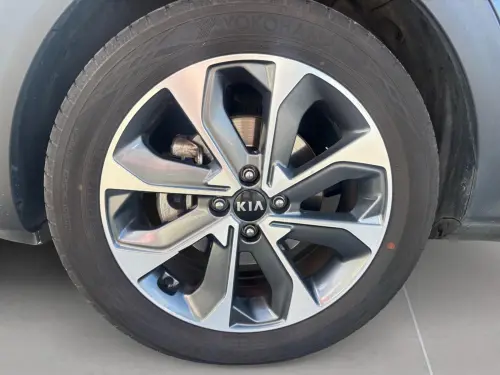 Kia Stonic 1.0 T-GDi 120 ch Premium - Photo 8