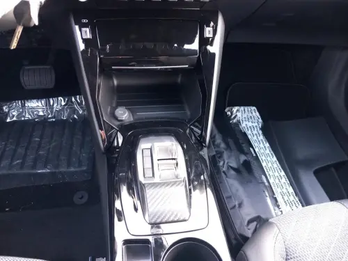 Peugeot 2008 Hybrid 136 e-DCS6 Allure - Photo 14