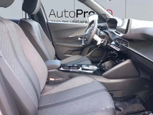 Peugeot 2008 Hybrid 136 e-DCS6 Allure - Photo 16